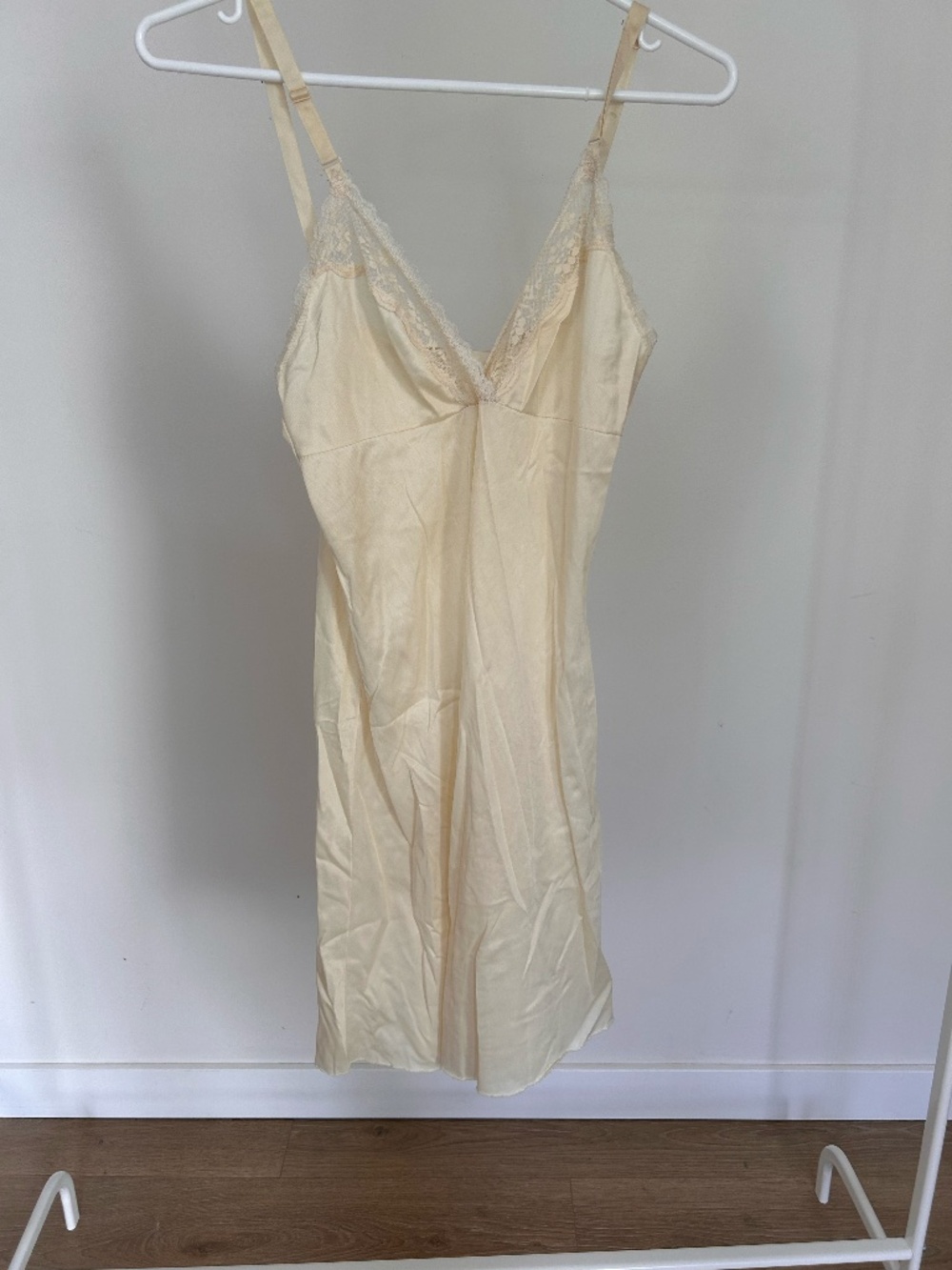 Vintage cream slip